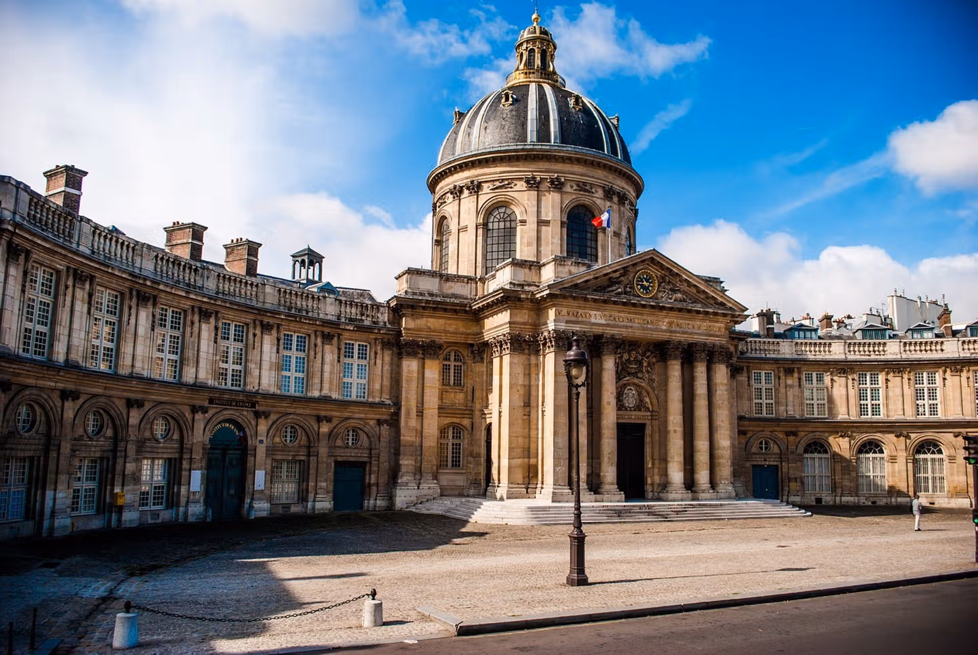 Visites Guidées de Luxe à Paris : Une Expérience Inoubliable 10 Visites Guidées de Luxe à Paris : Une Expérience Inoubliable