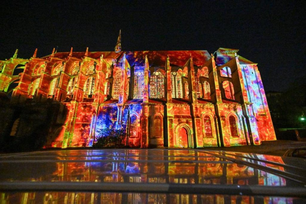 Le Tourisme Revisité